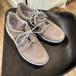 Aravon taupe lace ups